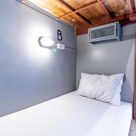 Loftel 22 Hostel Бангкок Екстер'єр фото
