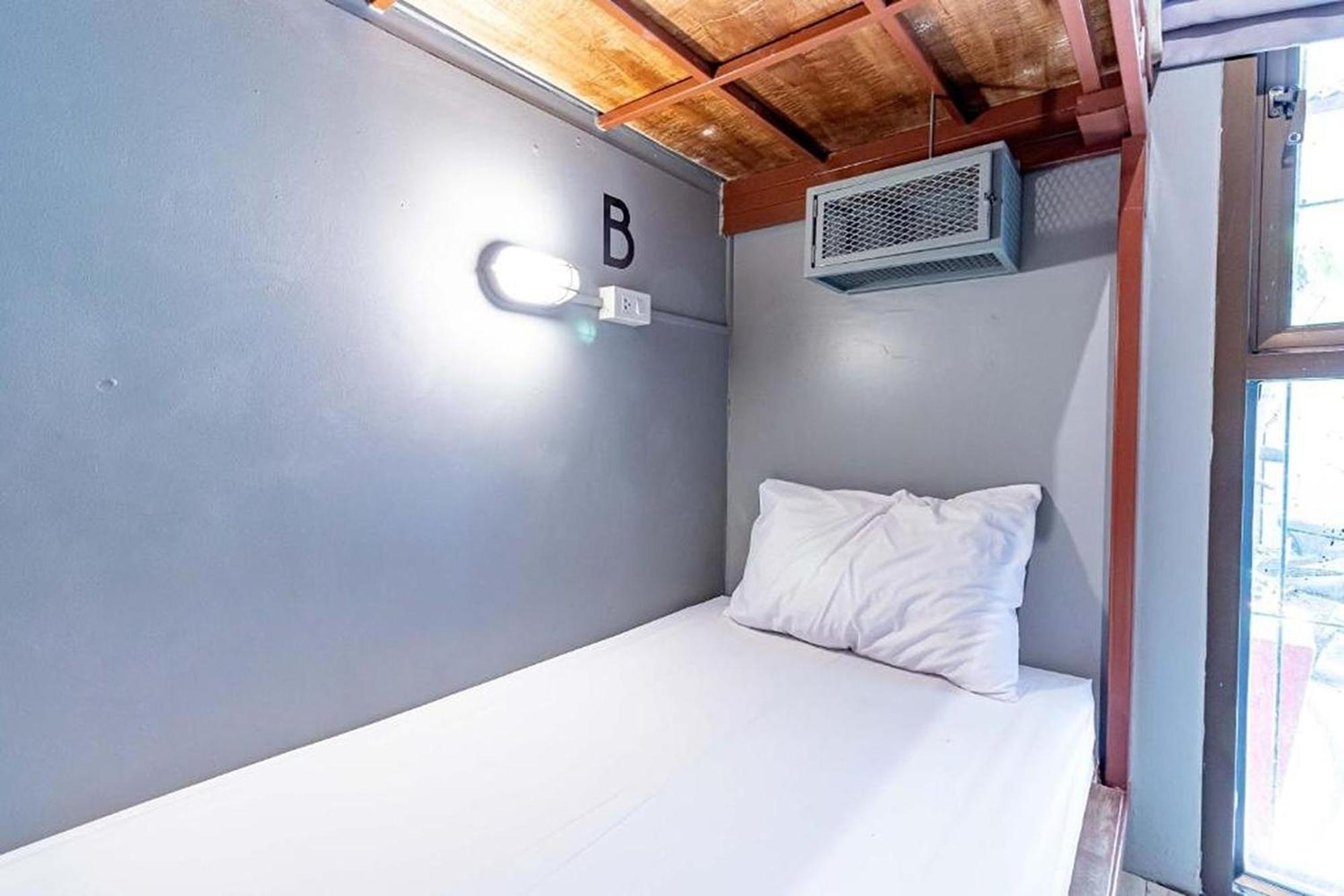 Loftel 22 Hostel Бангкок Екстер'єр фото