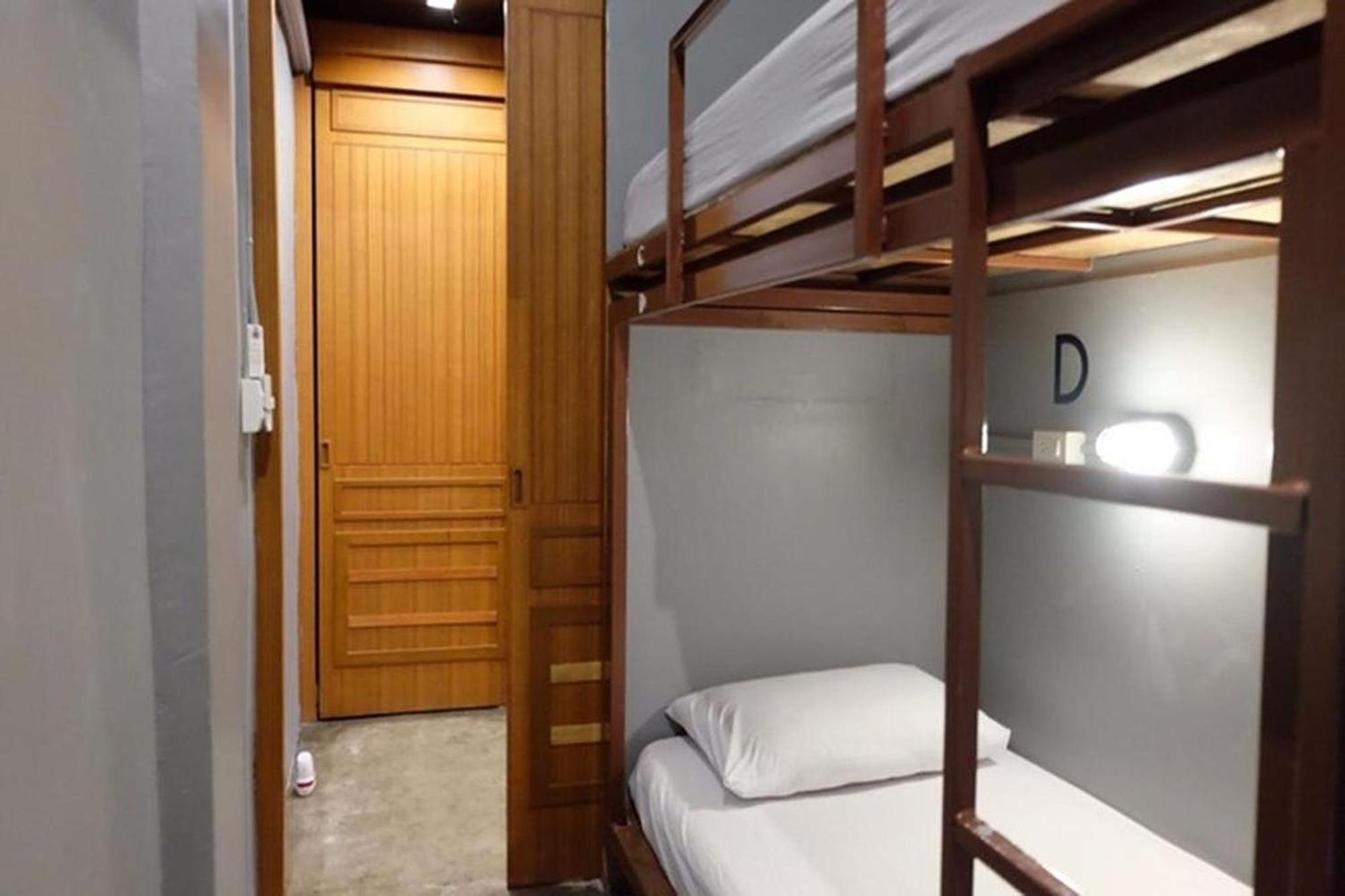 Loftel 22 Hostel Бангкок Екстер'єр фото